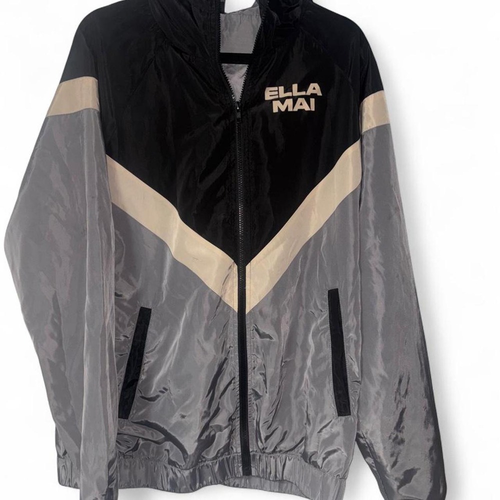 RARE Ella Mai Heart On My Sleeve Tour 2023 windbreaker 🖤🩶 - Picture 2 of 3